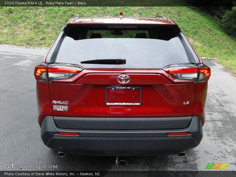 Ruby Flare Pearl / Black 2020 Toyota RAV4 LE