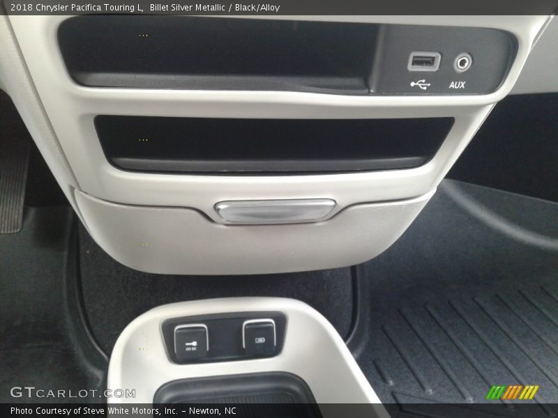 Billet Silver Metallic / Black/Alloy 2018 Chrysler Pacifica Touring L