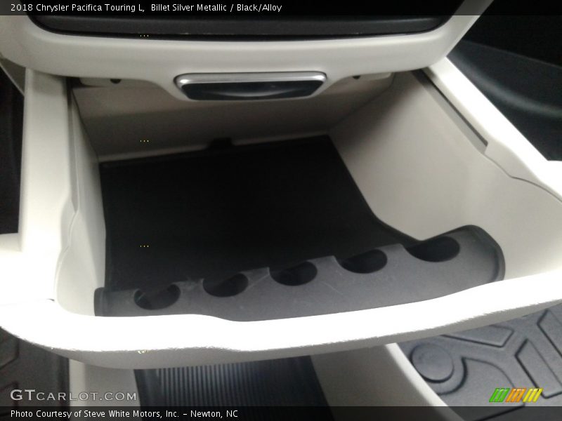 Billet Silver Metallic / Black/Alloy 2018 Chrysler Pacifica Touring L