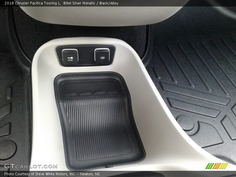 Billet Silver Metallic / Black/Alloy 2018 Chrysler Pacifica Touring L