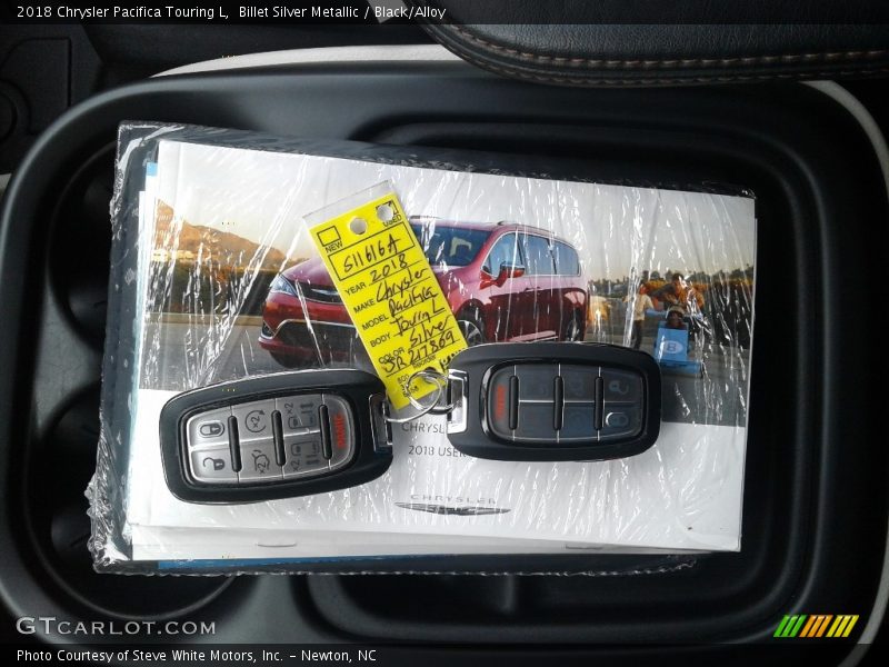 Billet Silver Metallic / Black/Alloy 2018 Chrysler Pacifica Touring L