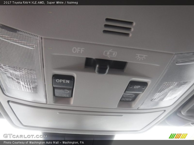 Super White / Nutmeg 2017 Toyota RAV4 XLE AWD
