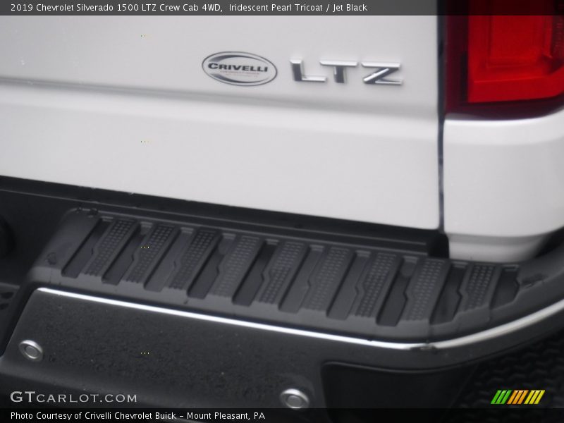 Iridescent Pearl Tricoat / Jet Black 2019 Chevrolet Silverado 1500 LTZ Crew Cab 4WD