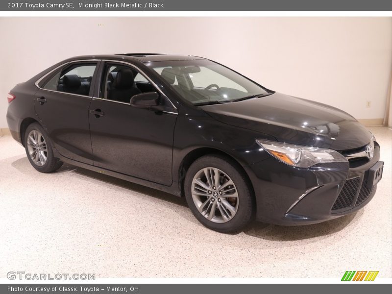 Midnight Black Metallic / Black 2017 Toyota Camry SE