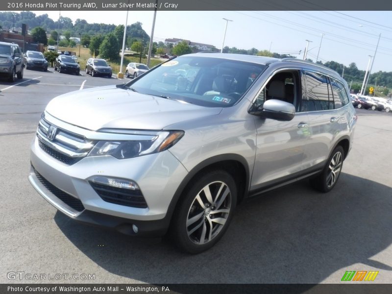 Front 3/4 View of 2016 Pilot Touring AWD