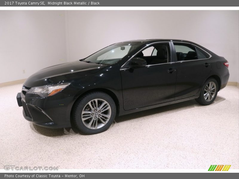 Midnight Black Metallic / Black 2017 Toyota Camry SE