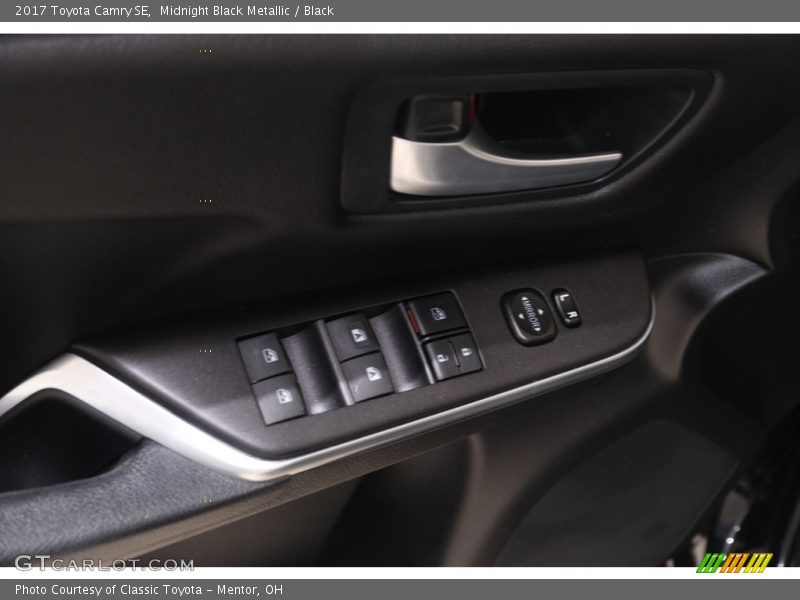 Midnight Black Metallic / Black 2017 Toyota Camry SE