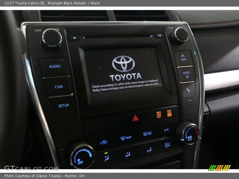 Midnight Black Metallic / Black 2017 Toyota Camry SE