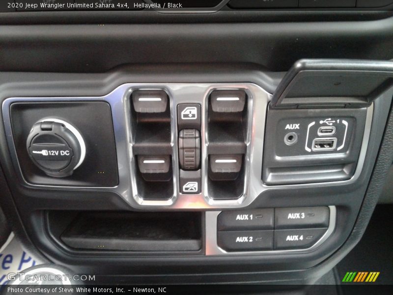 Controls of 2020 Wrangler Unlimited Sahara 4x4