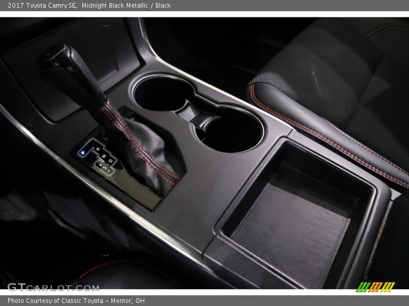 Midnight Black Metallic / Black 2017 Toyota Camry SE