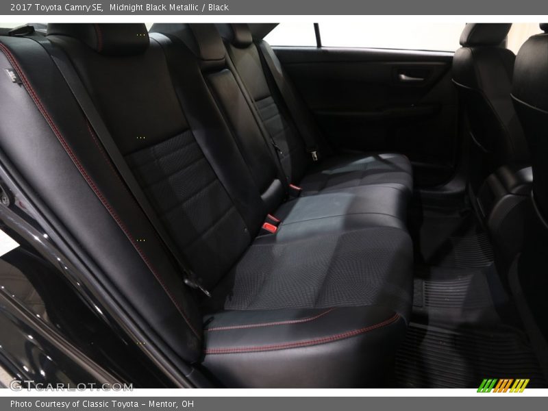 Midnight Black Metallic / Black 2017 Toyota Camry SE