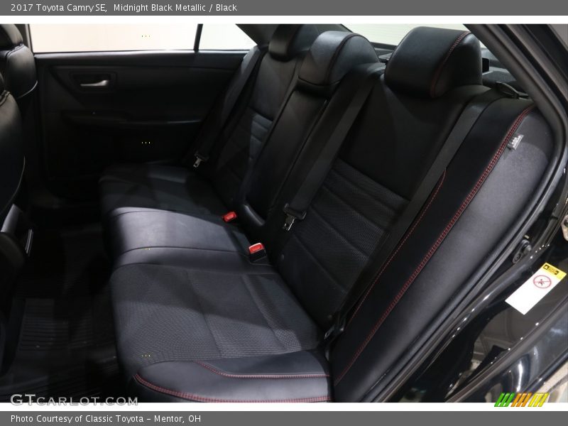 Midnight Black Metallic / Black 2017 Toyota Camry SE