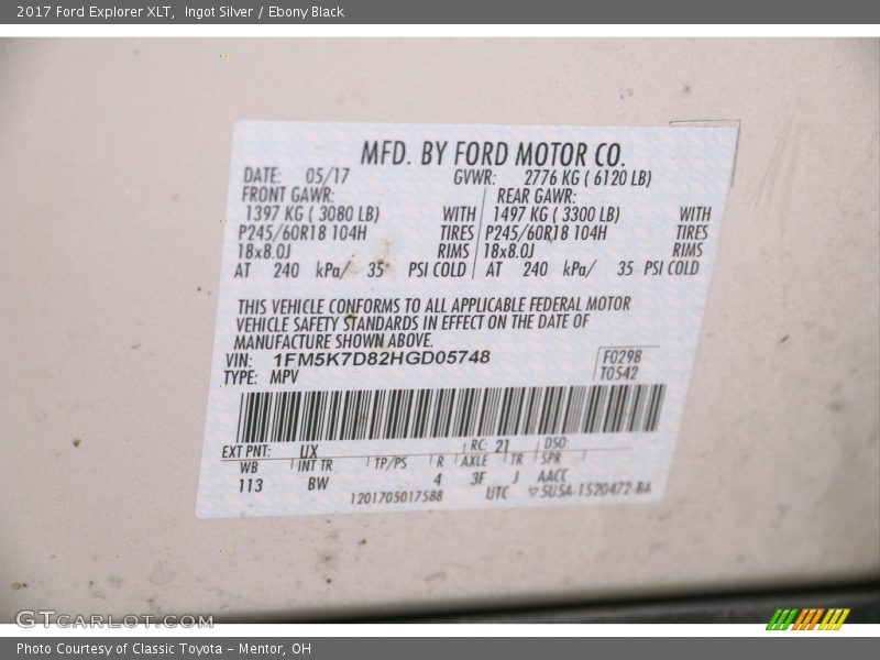 Ingot Silver / Ebony Black 2017 Ford Explorer XLT