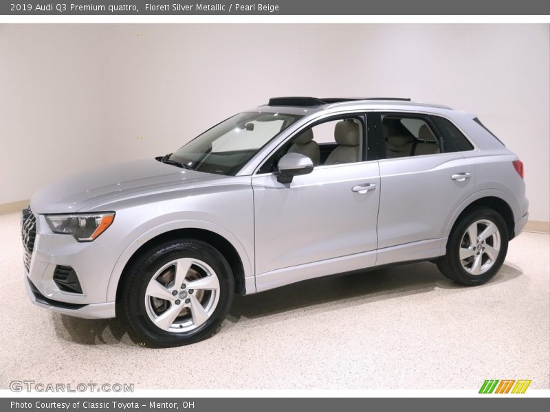 Florett Silver Metallic / Pearl Beige 2019 Audi Q3 Premium quattro