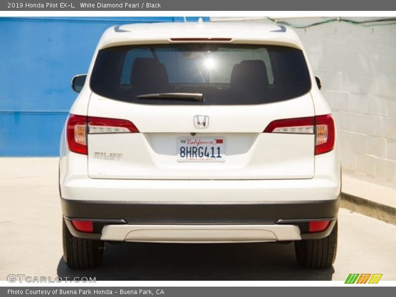 White Diamond Pearl / Black 2019 Honda Pilot EX-L