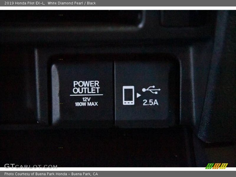 White Diamond Pearl / Black 2019 Honda Pilot EX-L
