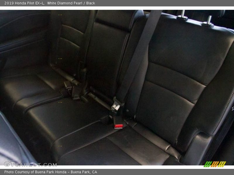 White Diamond Pearl / Black 2019 Honda Pilot EX-L