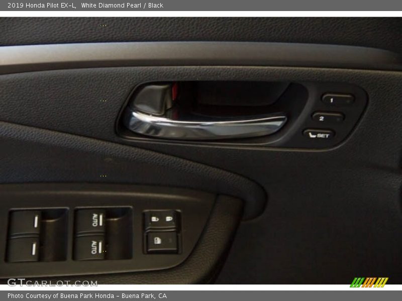 White Diamond Pearl / Black 2019 Honda Pilot EX-L