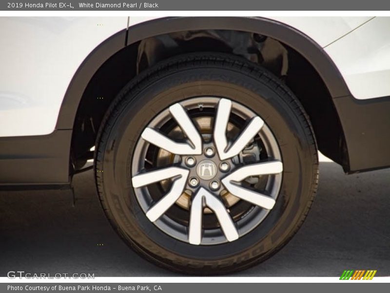 White Diamond Pearl / Black 2019 Honda Pilot EX-L