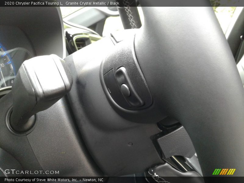 Granite Crystal Metallic / Black 2020 Chrysler Pacifica Touring L