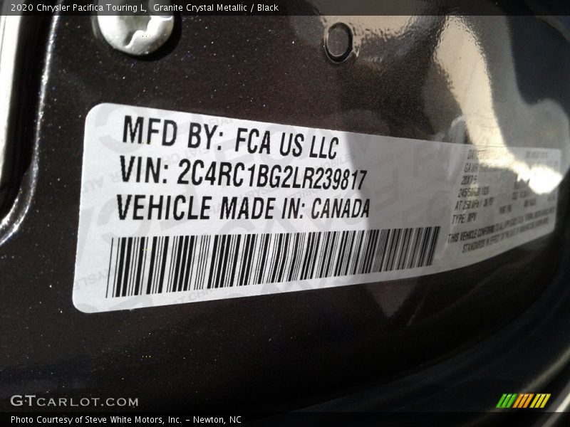 Granite Crystal Metallic / Black 2020 Chrysler Pacifica Touring L