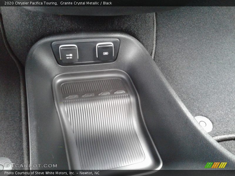 Granite Crystal Metallic / Black 2020 Chrysler Pacifica Touring
