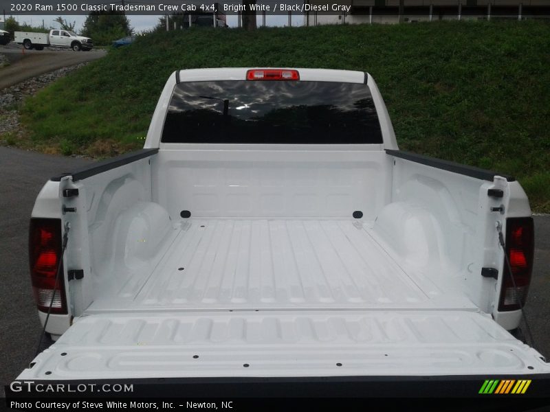 Bright White / Black/Diesel Gray 2020 Ram 1500 Classic Tradesman Crew Cab 4x4