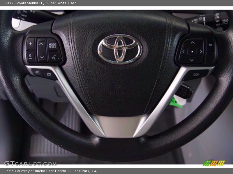 Super White / Ash 2017 Toyota Sienna LE
