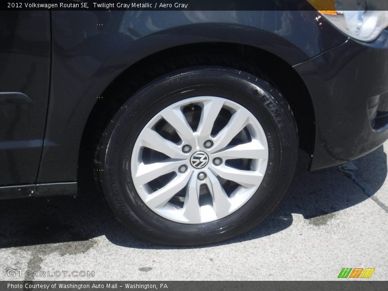 Twilight Gray Metallic / Aero Gray 2012 Volkswagen Routan SE
