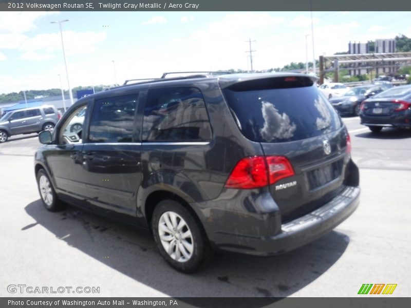 Twilight Gray Metallic / Aero Gray 2012 Volkswagen Routan SE