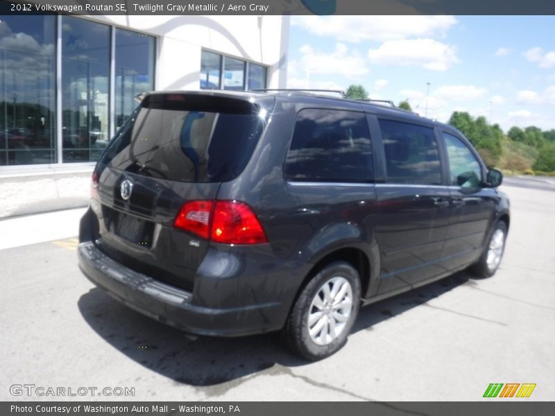 Twilight Gray Metallic / Aero Gray 2012 Volkswagen Routan SE