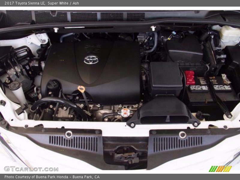 Super White / Ash 2017 Toyota Sienna LE