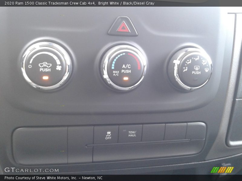 Bright White / Black/Diesel Gray 2020 Ram 1500 Classic Tradesman Crew Cab 4x4
