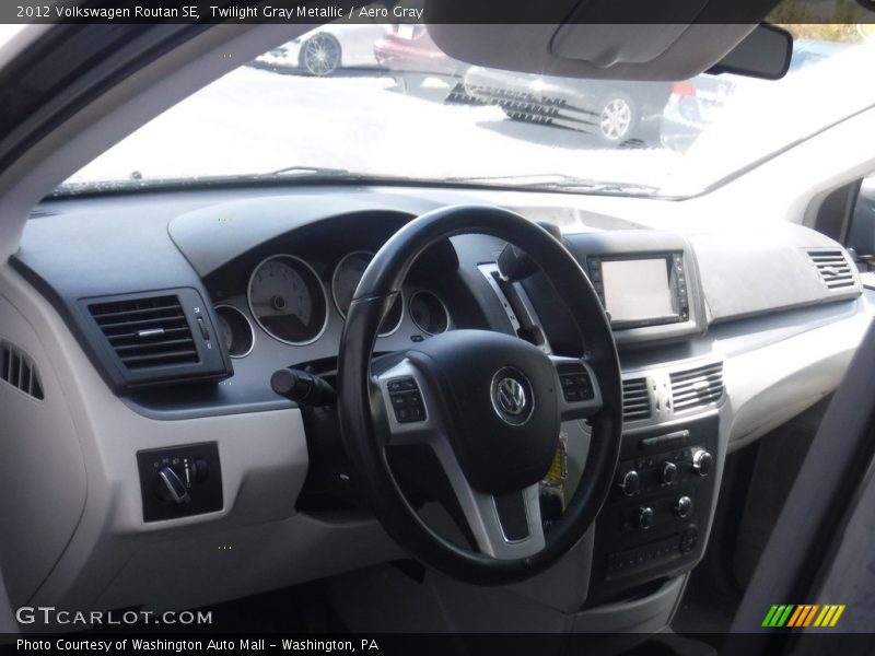 Twilight Gray Metallic / Aero Gray 2012 Volkswagen Routan SE