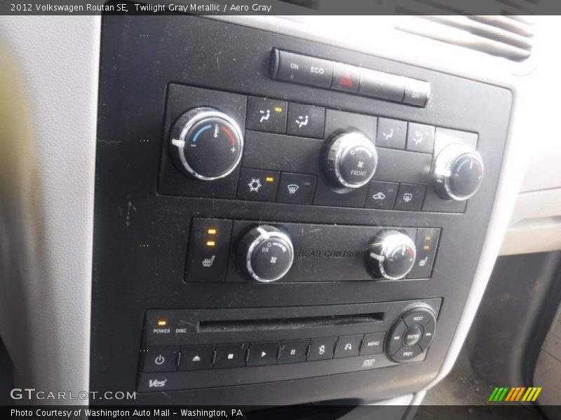 Twilight Gray Metallic / Aero Gray 2012 Volkswagen Routan SE