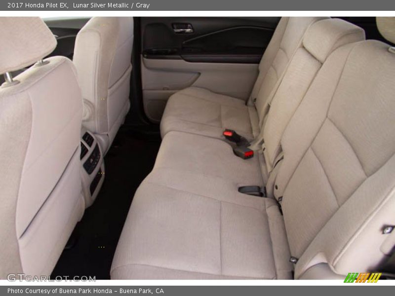 Lunar Silver Metallic / Gray 2017 Honda Pilot EX