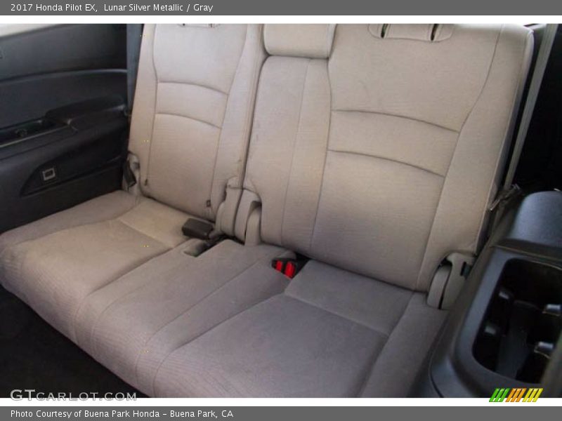 Lunar Silver Metallic / Gray 2017 Honda Pilot EX