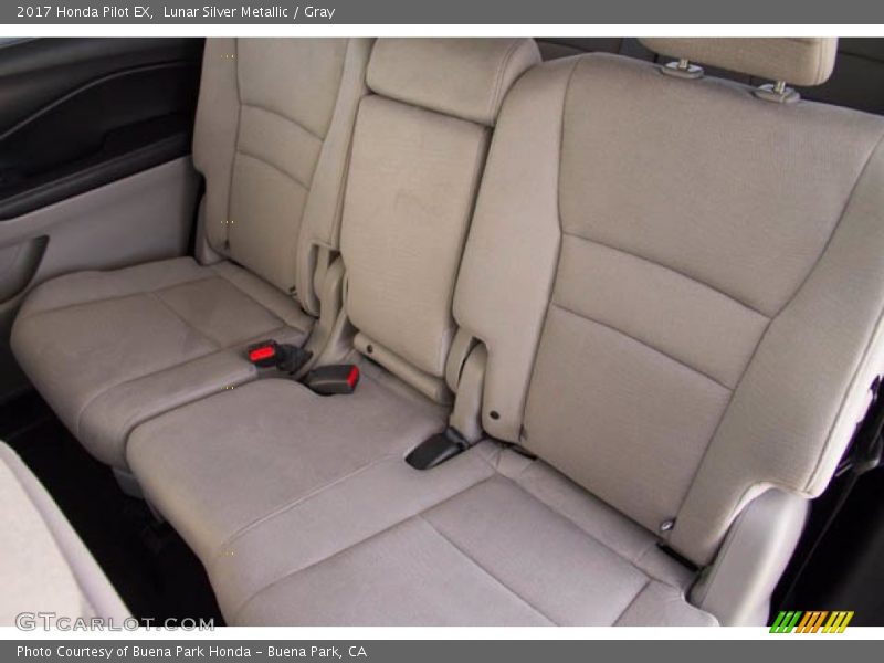 Lunar Silver Metallic / Gray 2017 Honda Pilot EX