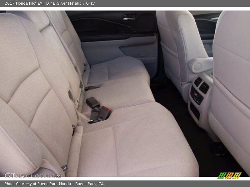 Lunar Silver Metallic / Gray 2017 Honda Pilot EX