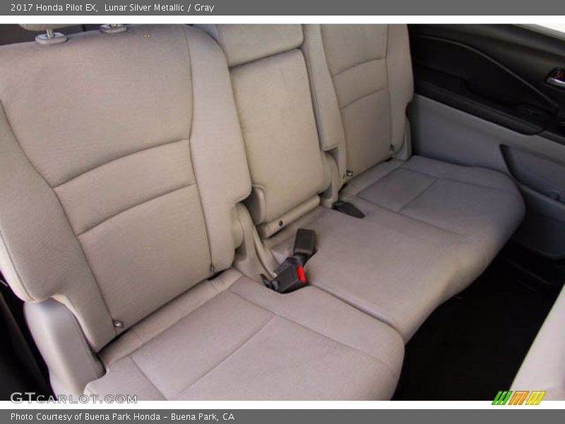 Lunar Silver Metallic / Gray 2017 Honda Pilot EX