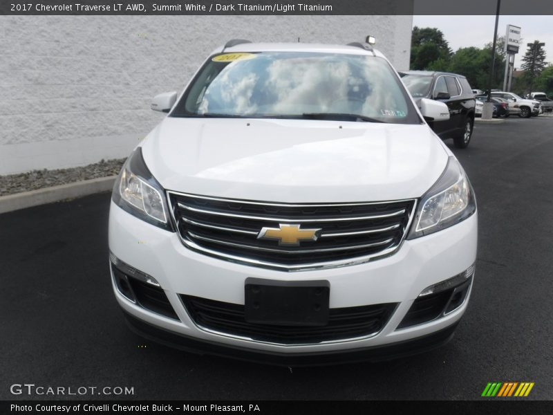 Summit White / Dark Titanium/Light Titanium 2017 Chevrolet Traverse LT AWD