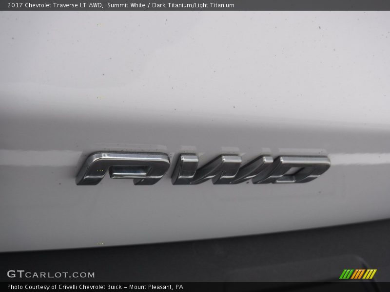 Summit White / Dark Titanium/Light Titanium 2017 Chevrolet Traverse LT AWD