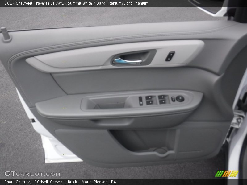 Summit White / Dark Titanium/Light Titanium 2017 Chevrolet Traverse LT AWD