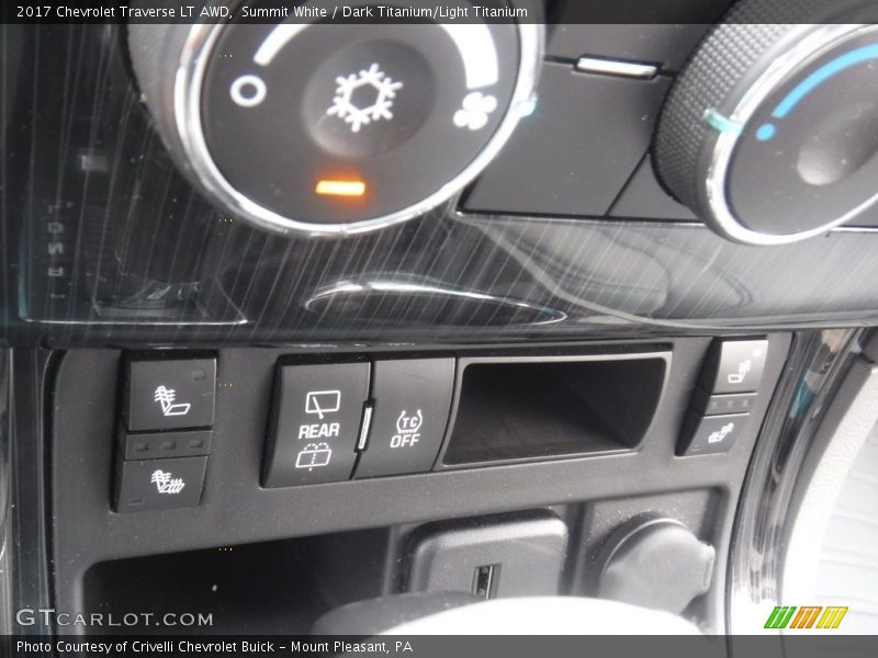 Summit White / Dark Titanium/Light Titanium 2017 Chevrolet Traverse LT AWD