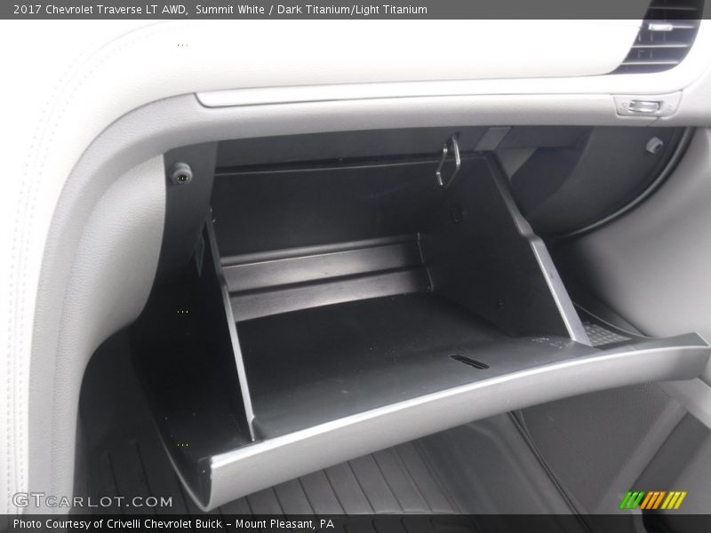 Summit White / Dark Titanium/Light Titanium 2017 Chevrolet Traverse LT AWD