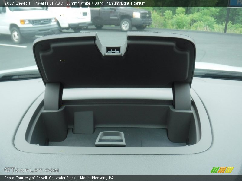 Summit White / Dark Titanium/Light Titanium 2017 Chevrolet Traverse LT AWD