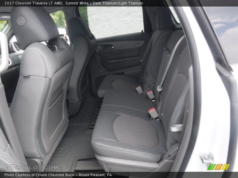 Summit White / Dark Titanium/Light Titanium 2017 Chevrolet Traverse LT AWD