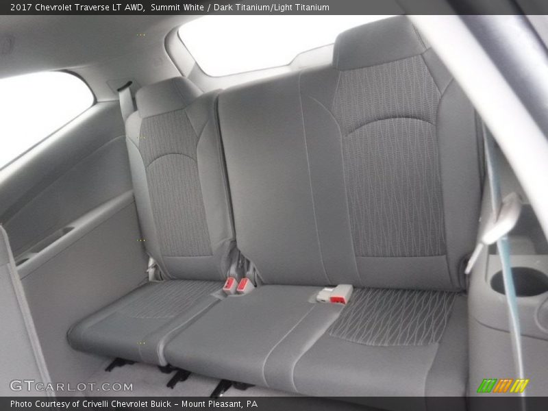 Summit White / Dark Titanium/Light Titanium 2017 Chevrolet Traverse LT AWD