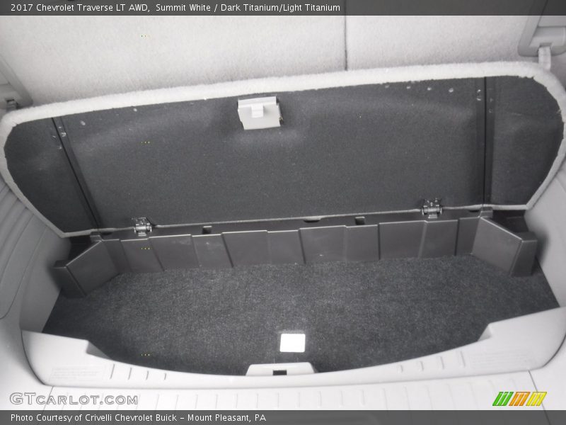 Summit White / Dark Titanium/Light Titanium 2017 Chevrolet Traverse LT AWD