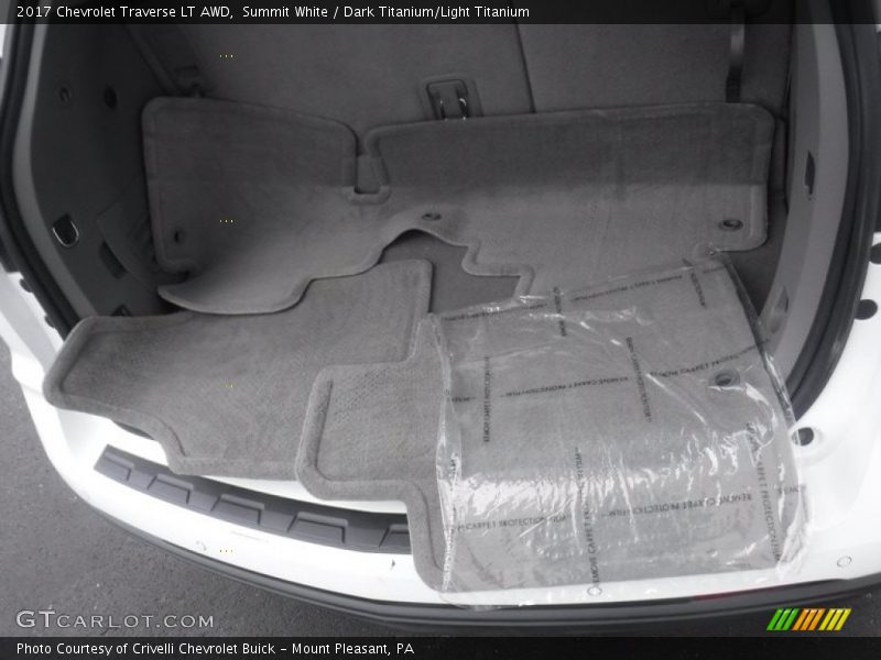 Summit White / Dark Titanium/Light Titanium 2017 Chevrolet Traverse LT AWD